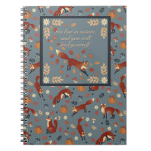 Notebook com padrão Fox em cores suaves de outono