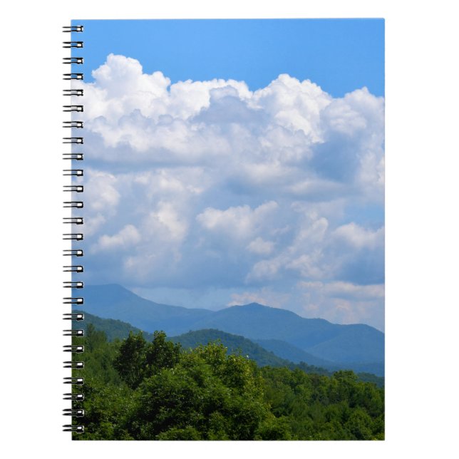 Caderno Espiral Nuvens ondulantes sobre o notebook Blue Ridge (Frente)