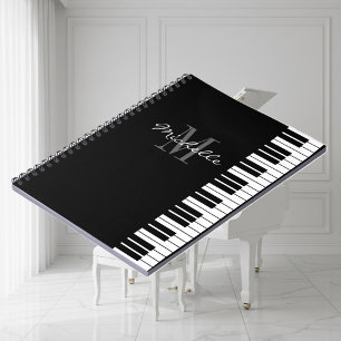 Caderno Espiral O piano preto e branco do monograma fecha o
