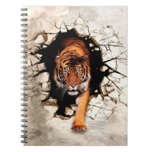 Caderno Espiral O tigre de imagem 3d emerge da parede destruída
