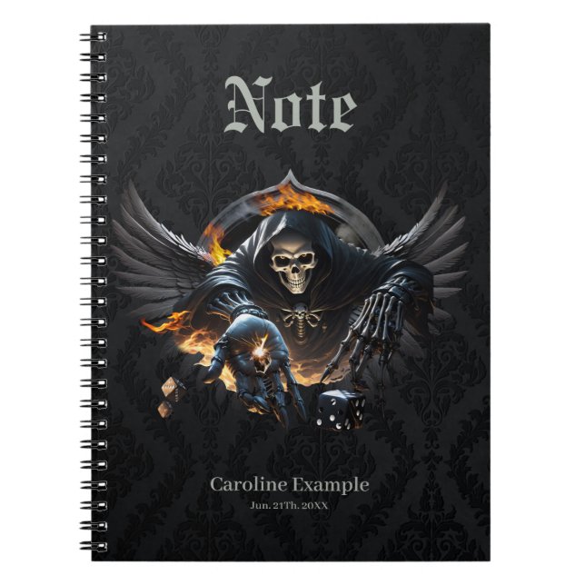 Caderno Espiral Ossos e magia, esqueleto com dados místicos. (Frente)
