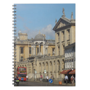 Caderno Espiral Oxford na elevação