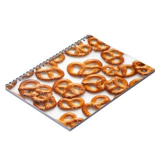 Caderno Espiral Padrão Alemão de Pretzels