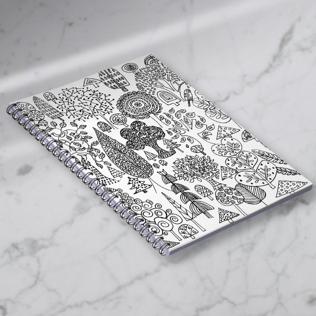 Caderno Espiral Padrão de Árvores Decorativas Pretas e Brancas Cap (Whimsical Black and White Decorative Trees Pattern Notebook)
