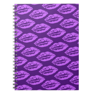 Caderno Espiral Padrão de Lábios Roxos