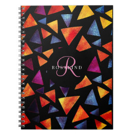 Caderno Espiral Padrão de Triângulos Coloridos Elegantes Monograma