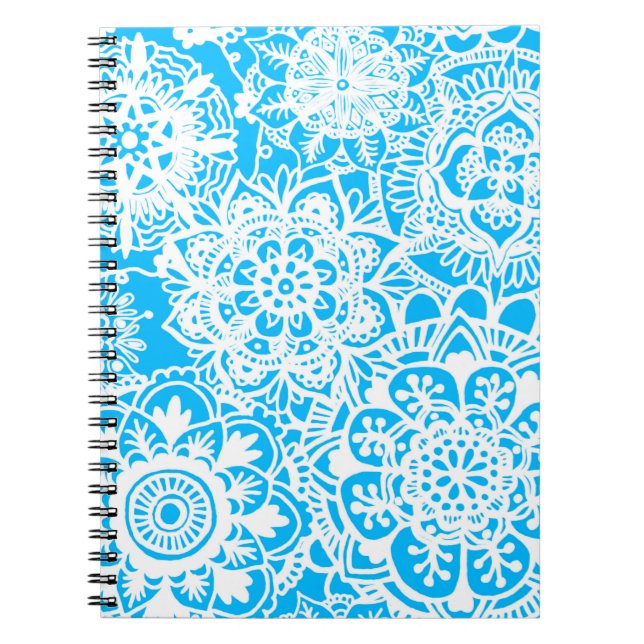 Caderno Espiral Padrão Floral Branco e Azul de Mandala (Frente)
