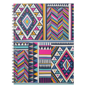 Caderno Espiral padrão sem costura tribal de cor retrorada. azar