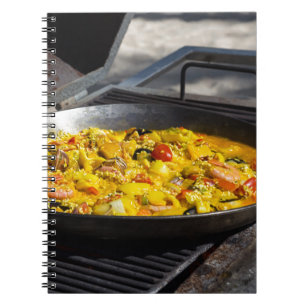 Caderno Espiral Paella é cozida numa grelha
