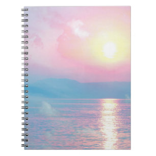 Caderno Espiral Paisagem mágica no pôr do sol cor-de-rosa  