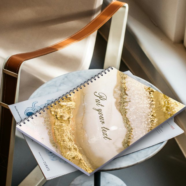 Caderno Espiral Palha de ouro de texto de script de luxo (Luxury script text golden marble notebook)