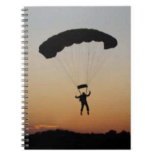 Caderno Espiral Paraquedas Skydiver no Sunset Sky Diver