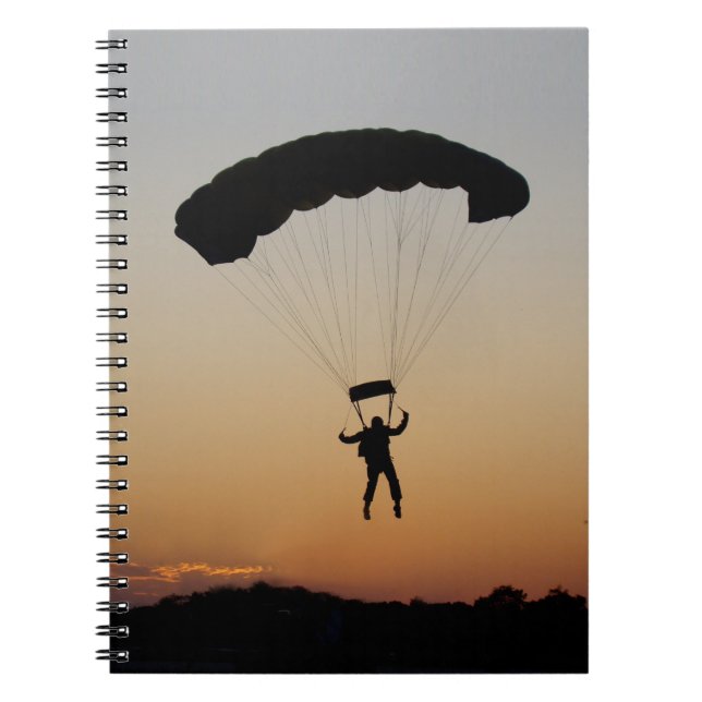 Caderno Espiral Paraquedas Skydiver no Sunset Sky Diver (Frente)