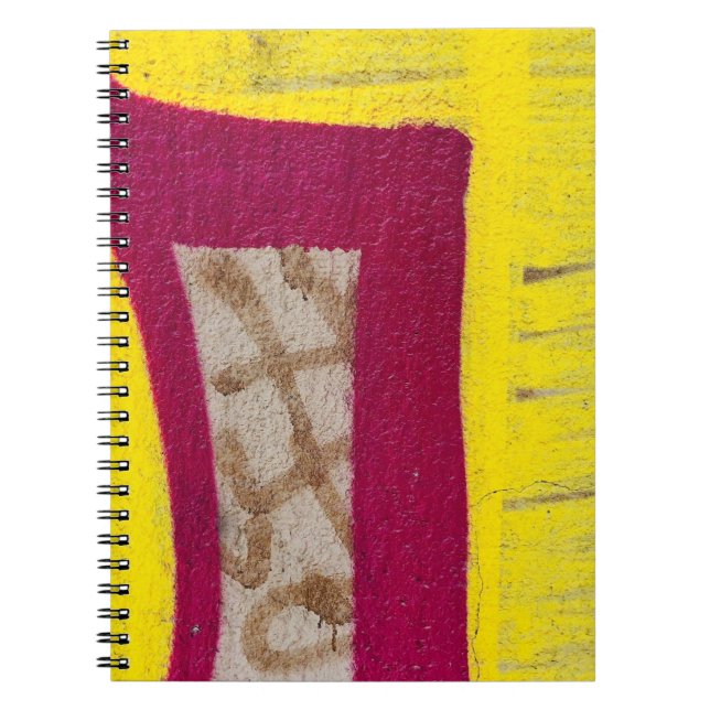 Caderno Espiral Parede amarela e rosa pintada (Frente)