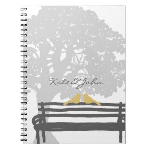 Caderno Espiral Pássaros em um casamento no Park Bench