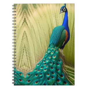 Caderno Espiral Pavão Azul na grama