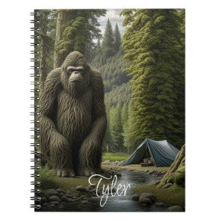 Caderno Espiral Pé grande sentado no bosque personalizado