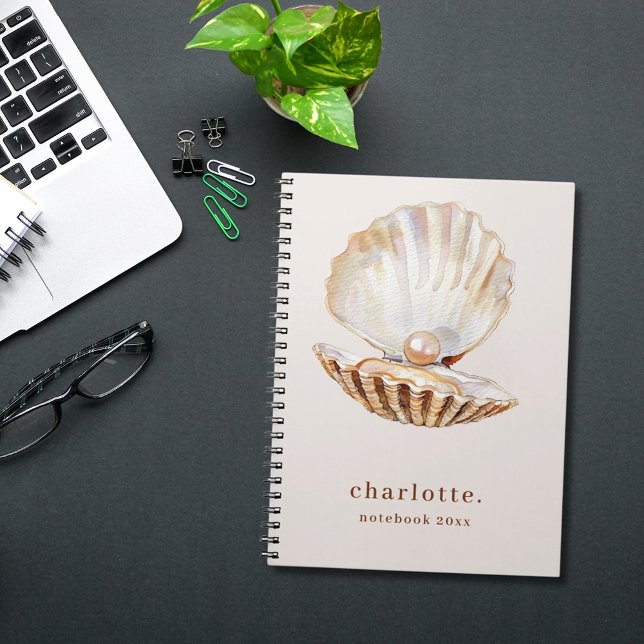 Caderno Espiral Pearl beige moderno com casca do mar (Criador carregado)