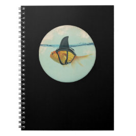 Caderno Espiral Peixe Dourado com uma Barbatana de Tubarão