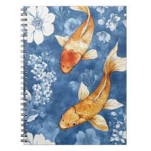 Caderno Espiral  peixes koi e o azul índigo profundo das flores 