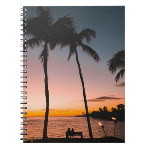 Caderno Espiral Pessoas na praia perto do mar