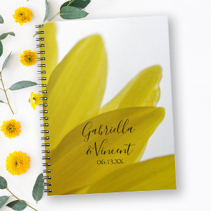 Caderno Espiral Pétalas amarelas da flor da margarida que Wedding