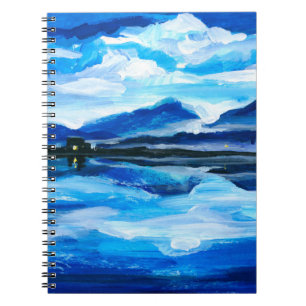 Caderno Espiral Pintagem de petróleo do crepúsculo no lago da mont