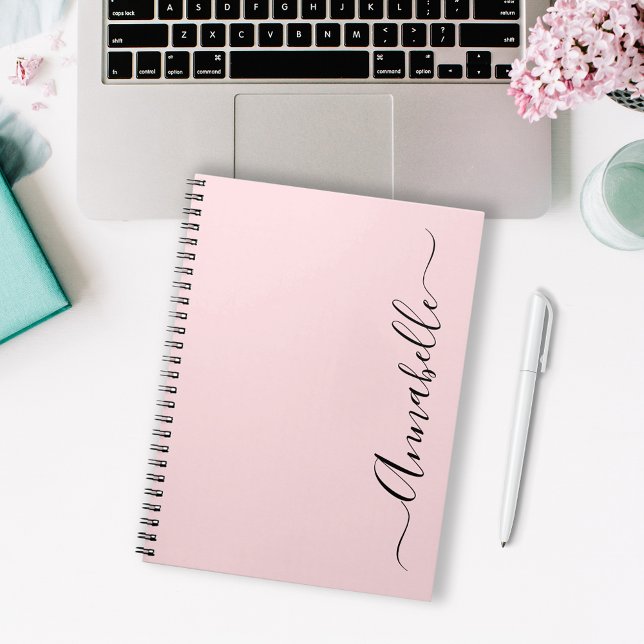 Caderno Espiral Poeira Rosada Personalizada (Modern pink personalized notebook with script text.  Available in pink, black or mint/aqua.)