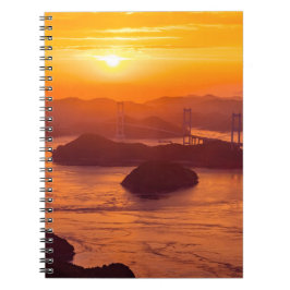 Caderno Espiral Pôr do sol em Kurushima Kaikyo Bridge e Kurushi