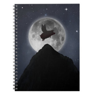 Caderno Espiral Porco voando sobre a lua de cheio