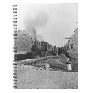 Caderno Espiral Primeiro trem que passa através da parede de