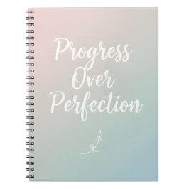 Caderno Espiral Progress Over Perfection – Minimal Motivational Qu