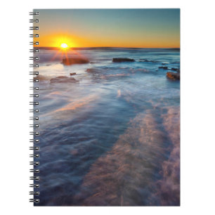 Caderno Espiral Raios de sol iluminam o Oceano Pacífico