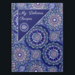 Caderno Espiral Receitas de Rosace Azul<br><div class="desc">Desenho de uma janela de vidro manchado semelhante à de uma antiga catedral europeia: a base desse padrão é uma janela rosa, com toques de várias cores, incluindo tons de azul, sobre um fundo azul marinho. Inclusões de rochas azuis (desenhadas). Este design também está disponível em vermelho cardinal em minhas...</div>