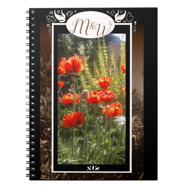 Caderno Espiral Red Poppy Feilds Monograma (Frente)