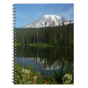 Caderno Espiral Reflexo do Lago Monte Rainier com Flores Silvestre