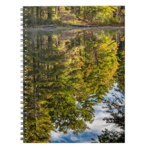 Caderno Espiral Reflexões no Lago Vermelho da Águia   Montanhas br