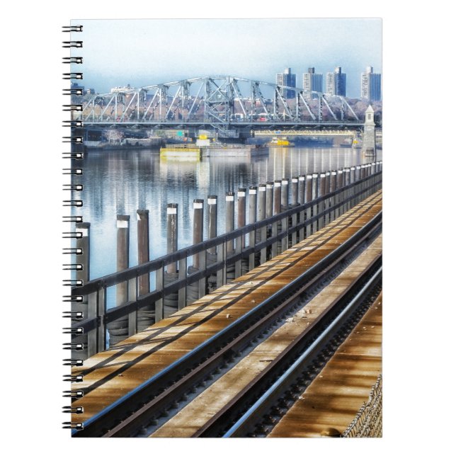 Caderno Espiral rio das construções bronx Nova Iorque (Frente)