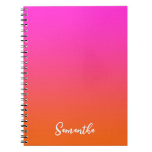 Caderno Espiral Rosa Magenta Quente e Nome Ombre Laranja Brilhante