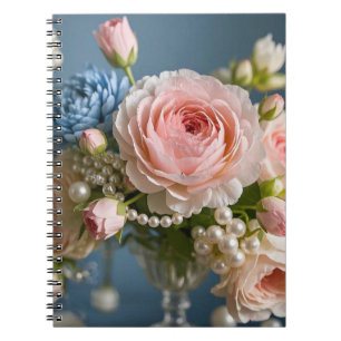 Caderno Espiral Rosa rosa delicada com pérolas no vaso