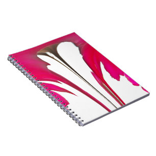 Caderno Espiral Rosa vermelha fantástica do chic sob o céu branco.