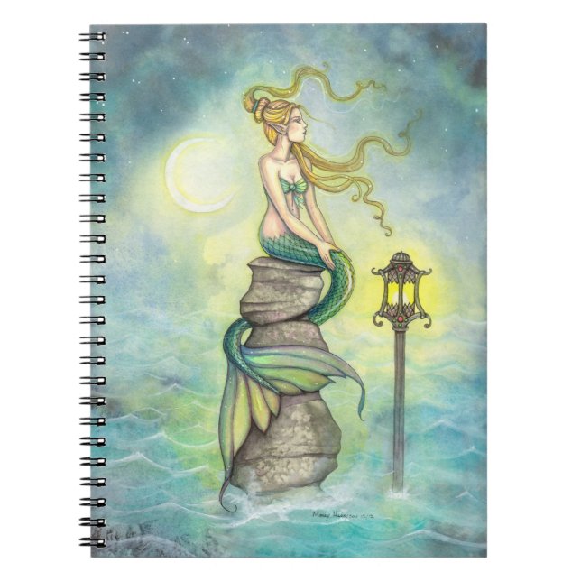 Caderno Espiral Sereia Mística com Lanterna e Arte Fantasia da Lua (Frente)