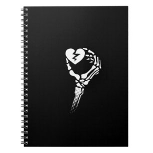 Caderno Espiral Skeleton Hand Segurando Coração