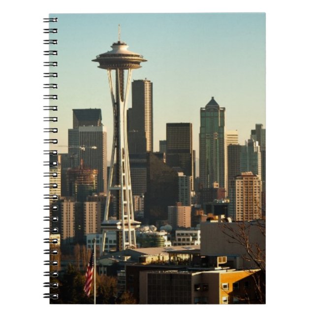 Caderno Espiral Skyline de Seattle e agulha do centro do espaço (Frente)