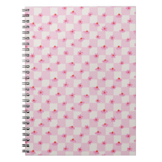 Caderno Espiral Soft Pink Daisy Checkerboard Floral Pattern