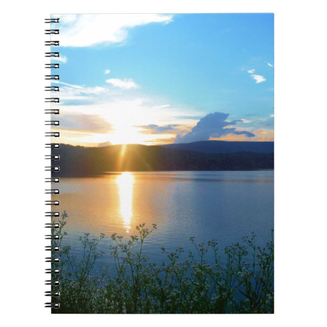 Caderno Espiral Sol azul no lago (Frente)