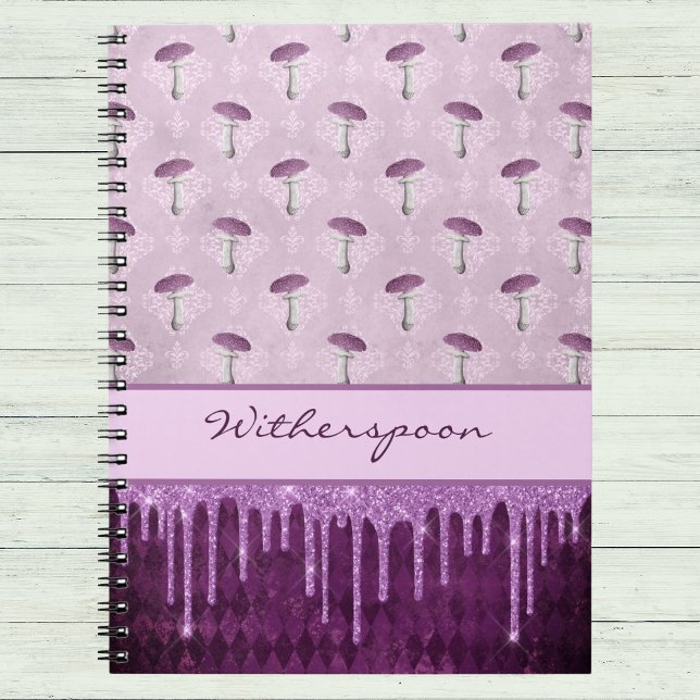 Caderno Espiral Sonho de Cogumelo Roxo e Monograma com Pingos de B (Criador carregado)