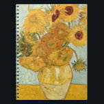 Caderno Espiral Stilleben mit 12 Sonnenblumen de Vincent van Gogh<br><div class="desc">1888. Stilleben mit 12 Sonnenblumen ou Vase com 12 girassóis. Vincent Willem van Gogh foi um pintor impressionista poste de origem holandesa cujo trabalho - notável pela sua beleza áspera,  honestidade emocional e cor ousada - teve uma influência de grande alcance na arte do século 20.</div>