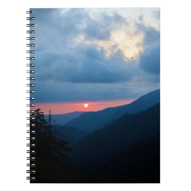 Caderno Espiral Sunset nas montanhas do Enfumaçado - Notebook (Frente)