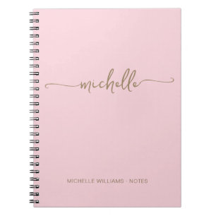 Caderno Espiral Sutil Rosa Bege Feminino Monograma Dourado Script